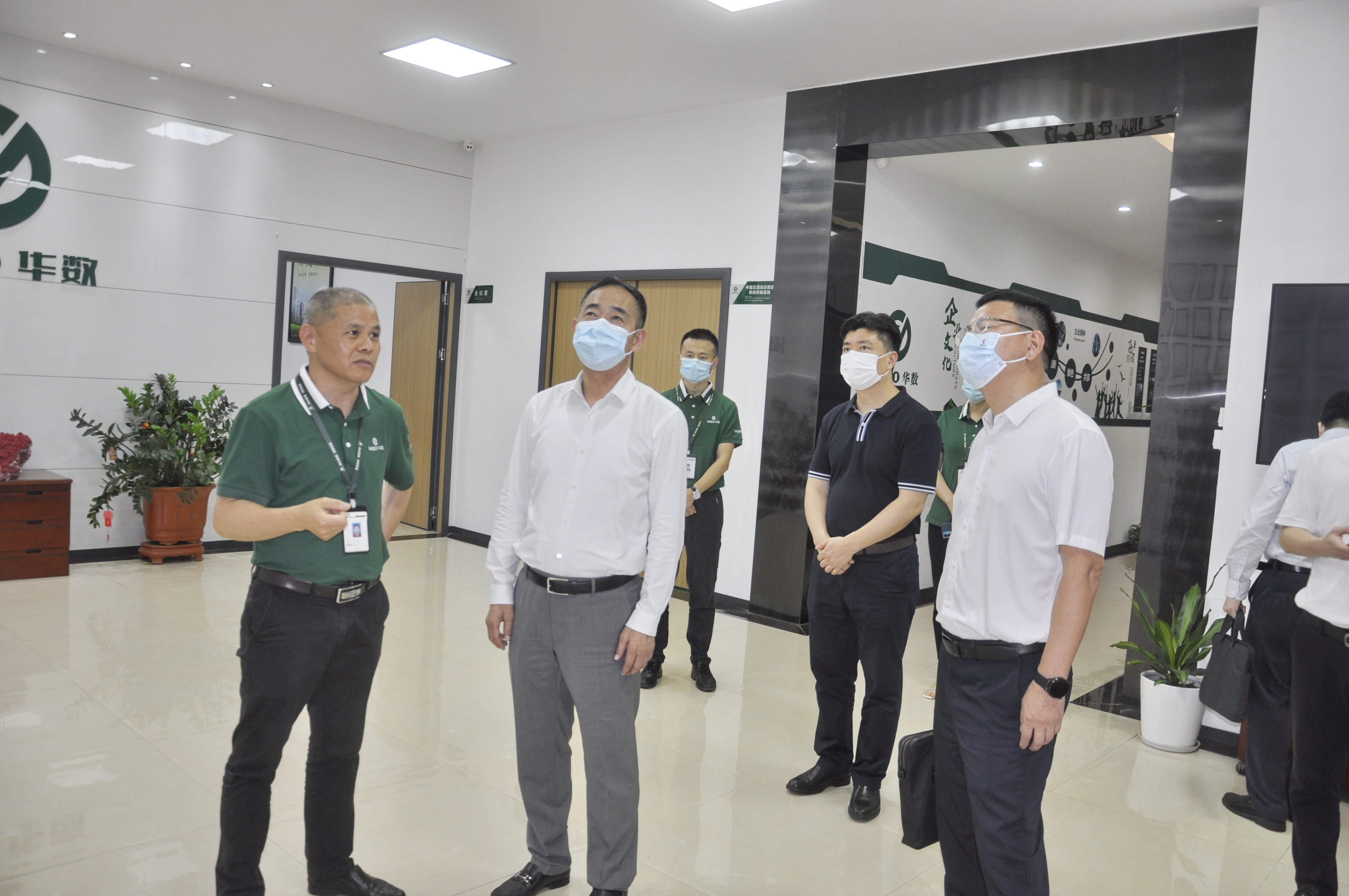 市委常委、常务副市长李辉跃带队调研厦门创新创业园企业